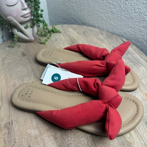 A New Day Red Knot Bow Sandals Size 9 NWT - Picture 1 of 5